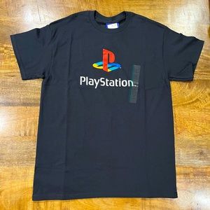 NWT official Play Station men’s short sleeve tee. 100% cotton. Size Medium.